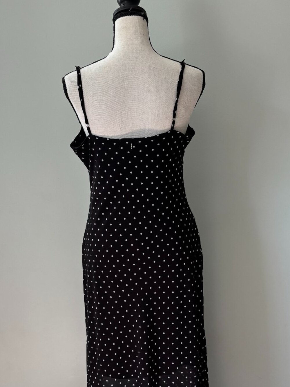 GUESS Akilina Polka Dot Midi Dress Size Medium NWT - Picture 3 of 7